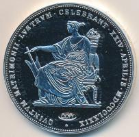 DN "Osztrák-Magyar Monarchia pénzei utánveretben - 1879. 2 Gulden" ezüstözött Cu-Ni emléké...