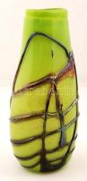 Zöld üvegváza, szál díszítéssel, karcolásnyomokkal, m: 27 cm