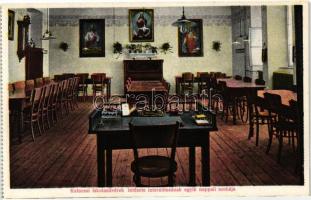 Kalocsa, az Iskolanővérek intézetének, internátus egyik nappali szobája, belső, képeslapfüzetből