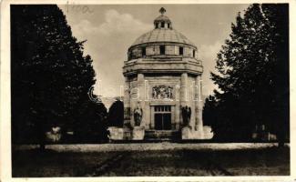 Krasznahorkaváralja, Krásnohorské Podhradie; Mauzóleum, kiadja Fuchs József / mausoleum