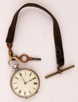 Ezüst(Ag) zsebóra, kulccsal, működik, jelzett, gravírozással, d: 3,5 cm, bruttó: 36,1 g