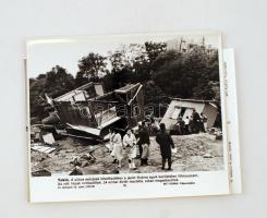cca 1960-70 Katasztrófák a világ minden tájáról, MTI fotók, 14db, cca  20x27cm