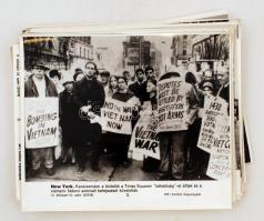 cca 1960-70 Amikor forrong a világ.  Tüntetések, sztrájkok, felkelések, MTI fotók a világ minden táj...