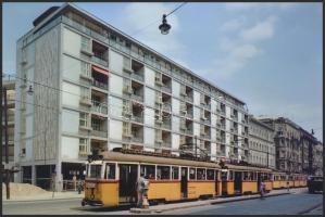 cca 1960-1970 Budapest, A 63-as villamos az Üllői úton, utólagos előhívás, 10x15 cm