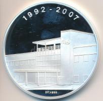 2007. "CBA - 15 éves a magyar üzletlánc / 1992-2007." jelzett Ag emlékérem dísztokban, tan...