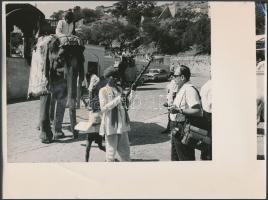 Indiai életképek, 2 db fotó, 24x16 cm / India, 2 photos, 24x16 cm