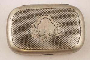 Ezüstözött tubáktartó, gravírozott, 8×5 cm