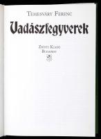 Temesváry Ferenc: Vadászfegyverek. Budapest, 1992, Zrínyi Kiadó. Félvászon szakadozott kiadói borító...