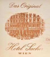 "Hotel Sacher Wien" fa doboz, szép állapotban, 22x22x6,5 cm