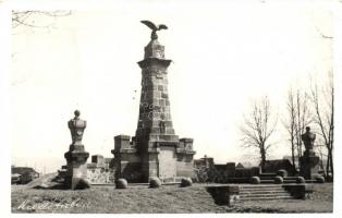 1941 Madéfalva, Siculeni; Madéfalvi veszedelem emlékműve, Gál fényképész, Tusnád / Siculicidium monument, photo