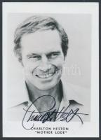 Charlton Heston (1923-2008) színész autopen aláírása őt magát ábrázoló fotón