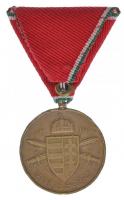 1939. "Magyar Bronz Vitézségi Érem" Br kitüntetés mellszalaggal T:2- durva ph., sérült fül...