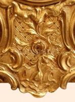 Gazdagon díszített asztali óra, ütős, működik, felhúzó kulccsal, m: 28,5 cm /

Richly ornated tabl...