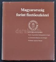 Magyarország forint fizetőeszközei. MNB kiadás az 1990-es évekből, bankjegyek és emlékpénzek, mappában