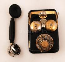 Régi telefonkészülék, rajta a M. Kir. Posta tulajdona felirattal, 19x13x17 cm