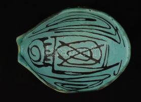 Gorka Lívia (1925-2011): Tálka. Festett mázas kerámia, jelzett,lepattanással, 15x14×4 cm