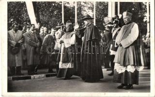 1938 Budapest, XXXIV. Nemzetközi Eucharisztikus Kongresszus, Pacelli bíboros áldást oszt