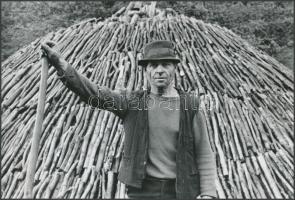 cca 1980 Gyenes Kálmán: Szénégető I-II., 2 db feliratozott vintage fotóművészeti alkotás, 16x23 cm