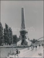 cca 1950 Győri városképek, 4 db pecséttel jelzett vintage fotó Korschelt Miklós(1900-1982) hagyatéká...