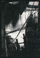 cca 1965 Vencsellei István (Debrecen) cím nélküli, feliratozott vintage fotóművészeti alkotása, 23,5x16,5 cm