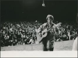 cca 1987 Zorán, 2 db vintage fotó (15x10 cm és 18x24 cm, + 1 db színes dia (4x5 cm)