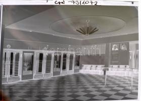 1973 Budapest, Munkás mozi külső-belső felvételei, 5 db szabadon felhasználható, jogdíjmentes negatí...