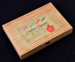 Kis okmány, nyomtatvány és fotó hagyaték tétel fa dobozkában