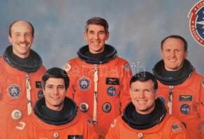 cca 1990 Űrhajós fotók és  nyomtatványok tétele: ESA European Space Agency hivatalos fotók és hozzá ...