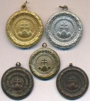 DN "Dulce et Decorum est Pro Patria / Középfokú Iskolák Sportköreinek Versenydíja" irredenta díjérem (5x) különböző méretekben, 2db ezüstözött és 1db aranyozott, 1db "Ludwig" gyártói jelzéssel és 1db "Ludwig Thék u." T:2