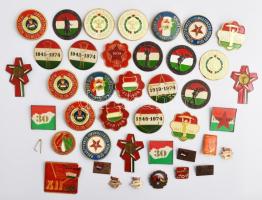 40db-os vegyes szocialista jelvény tétel, közte "Ifjú Gárda", "KISZ", "Forradalmi Ifjúsági Napok" jelvények T:2,2-