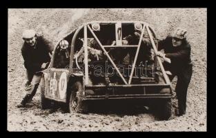 cca 1970 Magyar Alfréd: Cross, feliratozott vintage fotóművészeti alkotás, 25x40 cm