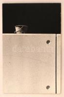 cca 1975 Magyar Alfréd: Ebédszünet, feliratozott vintage fotóművészeti alkotás, kasírozva, 40x26 cm