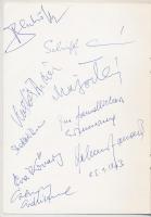 Prospektus belsejében aláírásokkal: Kőváry Éva, benkő Gyula, Schiff András, stb