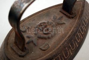 SD 10 vasaló, öntöttvas, 18x11cm