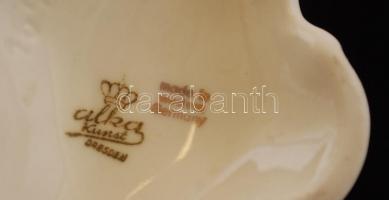 Alka Kunst gyertyatartó, porcelán,  jelzett, több lepattanással, 15cm