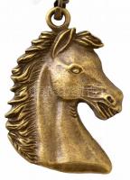 Dekoratív lófej medál láncon, h: 39,5 cm