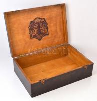 Antik fa doboz, "Kolozsvár 1916" felirattal és intarziás képpel, jelzett (GY), belsejében ...