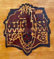 Antik fa doboz, "Kolozsvár 1916" felirattal és intarziás képpel, jelzett (GY), belsejében ...