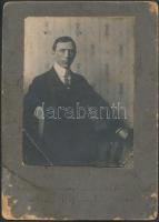 1914 Novák József festőművész fotója, aláírásával, feliratozva, sérült, 11x8,5 cm