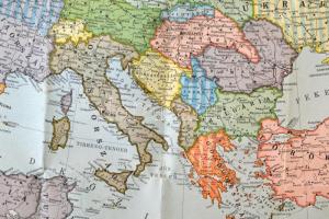 1942 Európa térképe a Földrajzi Zsebkönyvhöz, Magyar Királyi Honvéd Térképészeti Intézet, kissé folt...