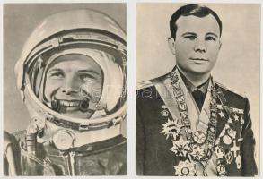 Jurij Gagarin (1934-1968) szovjet űrhajós, nyomtatványok, 4db, 15x10cm