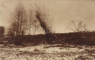 I. világháborús (?) gránát becsapódás, WWI (?) grenade explosion, photo