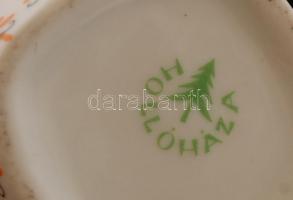 Hollóházi porcelán kiöntő Népszava felirattal + 6 db kupica, matricás, jelzett, a kiöntőn hajszálrep...