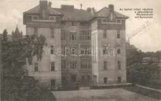 Budapest XIV. Turnovsky-leányotthon, épület hátsó részlete, játszótér