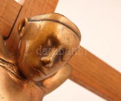 Melocco Miklós (1935-): Isten báránya (1991). Bronz, jelzett, fa korpuszra csavarozva, m:17 cm, korp...