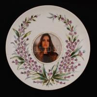 Jelzett áttört porcelán dísztányér, cserélhető fotóval, d:25cm