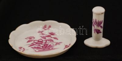 Herendi virágmintás porcelán csikknyomó és tálka, kézzel festett, jelzettek, kopásnyomokkal, h: 4,5 cm, d: 8 cm