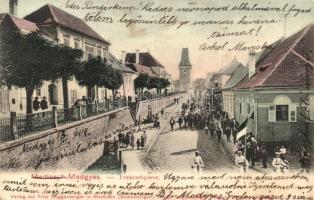 Medgyes, Mediasch; Forkeschgasse, Fritz Guggenberger, felvonulás / street, march