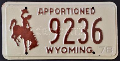 "Apportioned 9236 Wyoming 78" feliratú amerikai rendszámtábla. 30x16 cm.