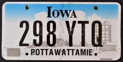 "Iowa 298 YTQ Pottawattamie" feliratú amerikai rendszámtábla. 30x15 cm.